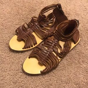 ecote urban outfitters brown sandals size 9